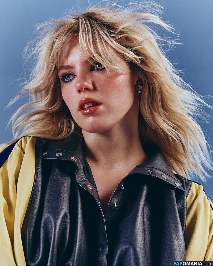 Renee Rapp / reneerapp Nahý OnlyFans  Uniklá fotka #134