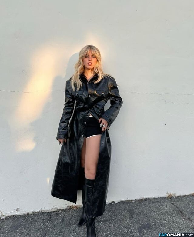 Renee Rapp / reneerapp Nahý OnlyFans  Uniklá fotka #136