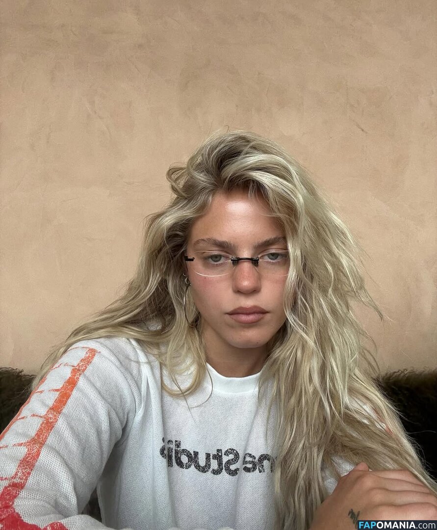 Renee Rapp / reneerapp Nahý OnlyFans  Uniklá fotka #139