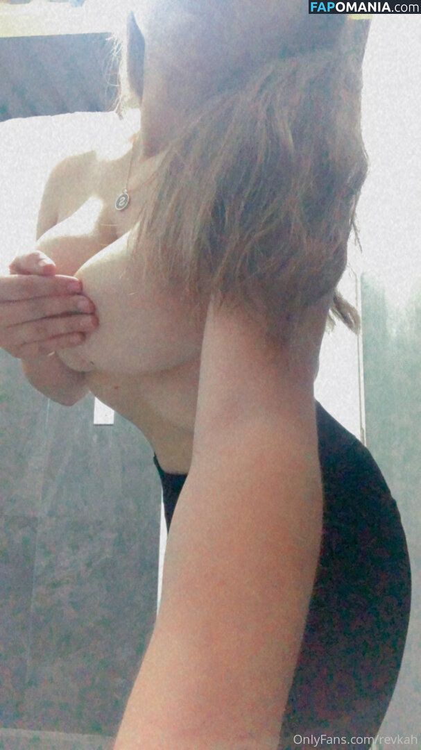 revkahgaming / revkahisback Nahý OnlyFans  Uniklá fotka #16