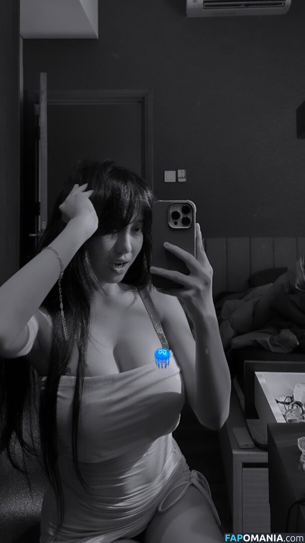 https: / notriissaaa / risaatjan Nahý OnlyFans  Uniklá fotka #3