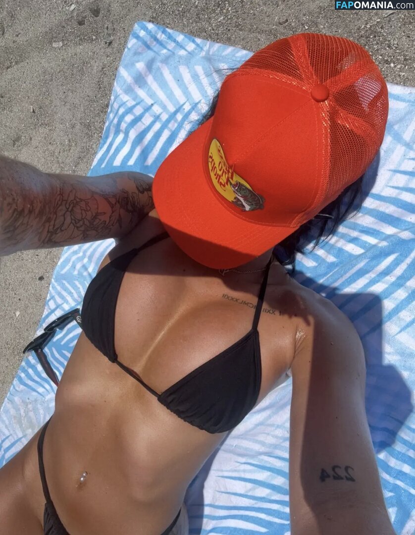 Petitetattedplati / Ronika Eskins / ronika_eskins Nahý OnlyFans  Uniklá fotka #102