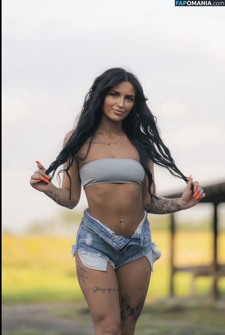 Petitetattedplati / Ronika Eskins / ronika_eskins Nahý OnlyFans  Uniklá fotka #113