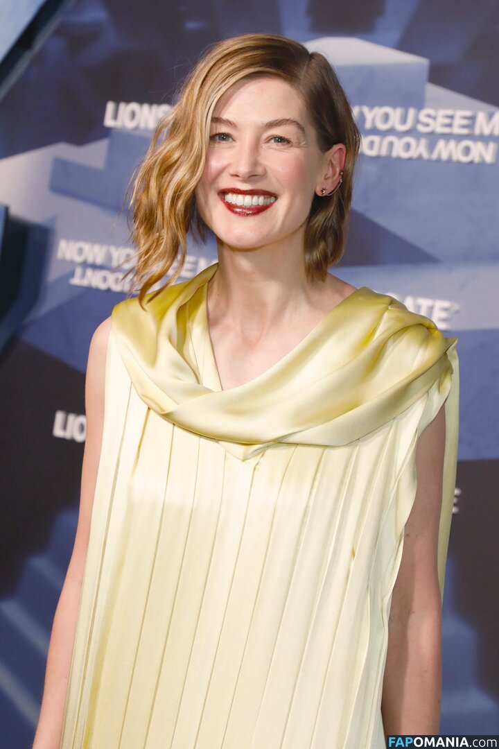 Rosamund Pike / mspike Nahý OnlyFans  Uniklá fotka #115