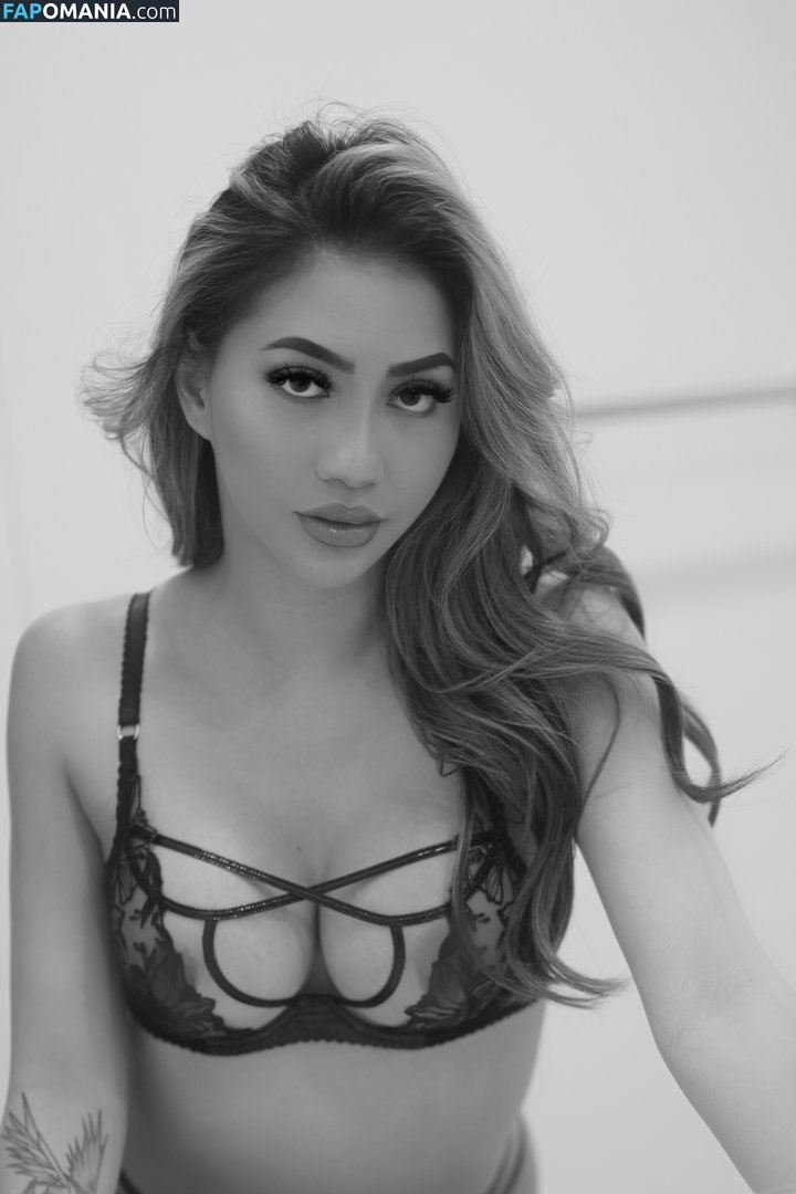 Mizzlamour / Rosemary Radeva / lamourniggl Nahý OnlyFans  Uniklá fotka #28