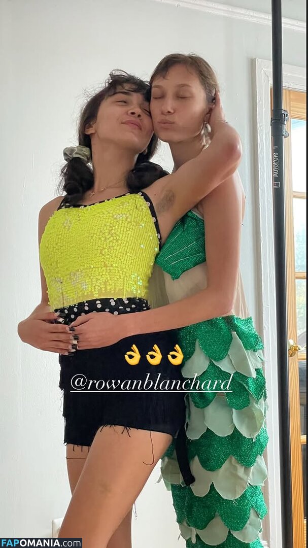 Rowan Blanchard / Simp Chat / https: / rowanblanchard Nahý OnlyFans  Uniklá fotka #531