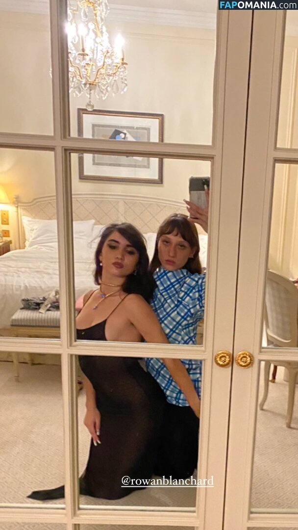 Rowan Blanchard / Simp Chat / https: / rowanblanchard Nahý OnlyFans  Uniklá fotka #539