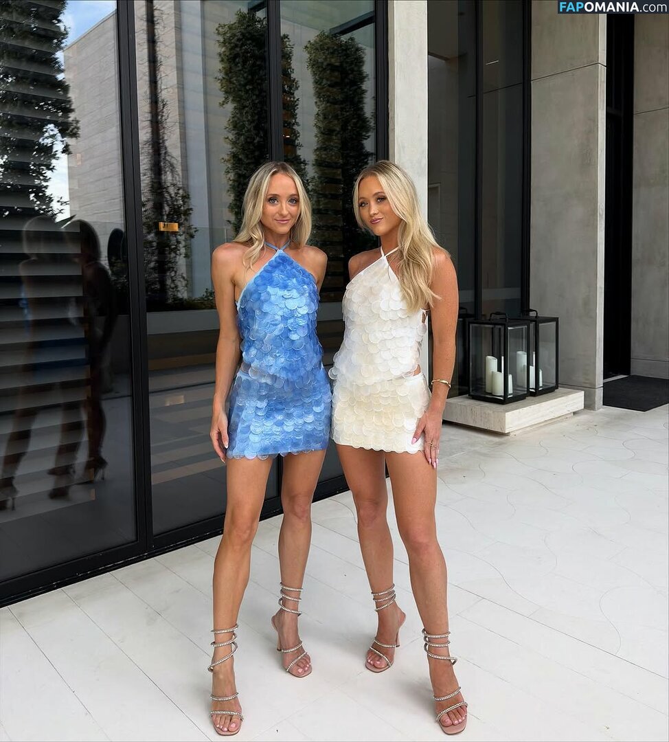 Rybka Twins / TheRybkaTwins / gosudarynia_rybka / rybkatwinsofficial / twins_rybka Nahý OnlyFans  Uniklá fotka #13
