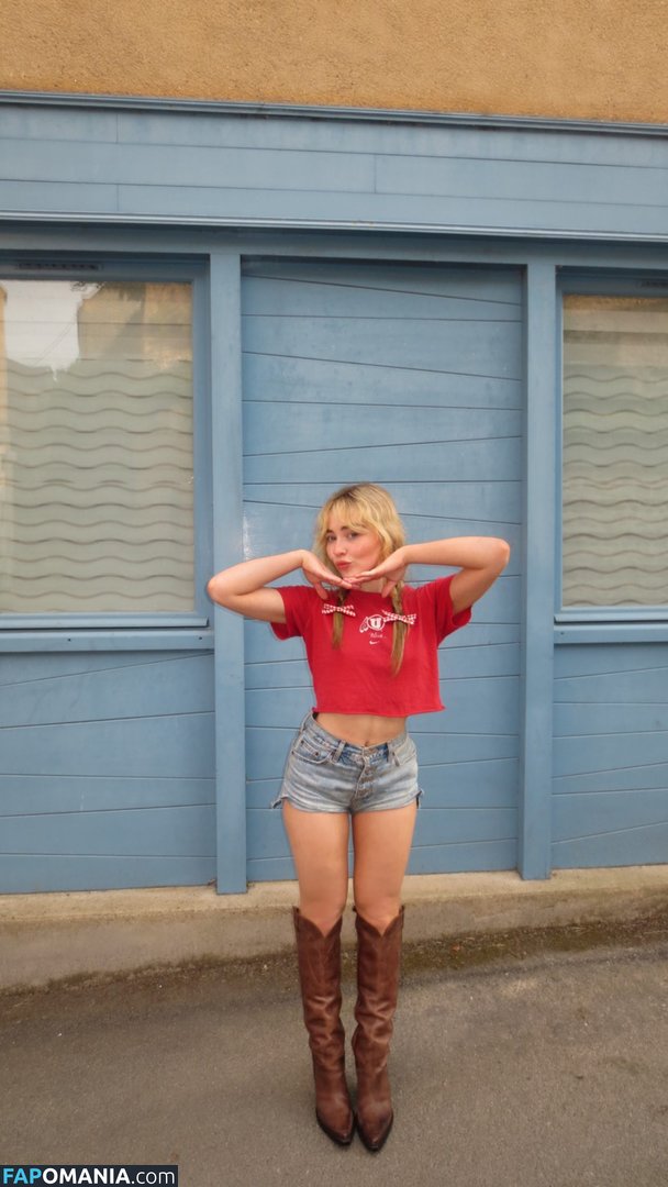 Sabrina Carpenter / https: / sabrinacarpenter Nahý OnlyFans  Uniklá fotka #74