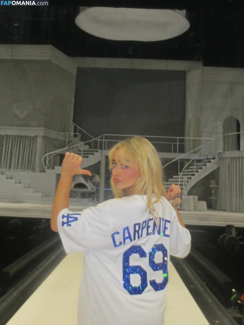Sabrina Carpenter / https: / sabrinacarpenter Nahý OnlyFans  Uniklá fotka #2487