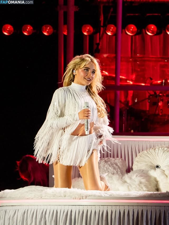 Sabrina Carpenter / https: / sabrinacarpenter Nahý OnlyFans  Uniklá fotka #2502