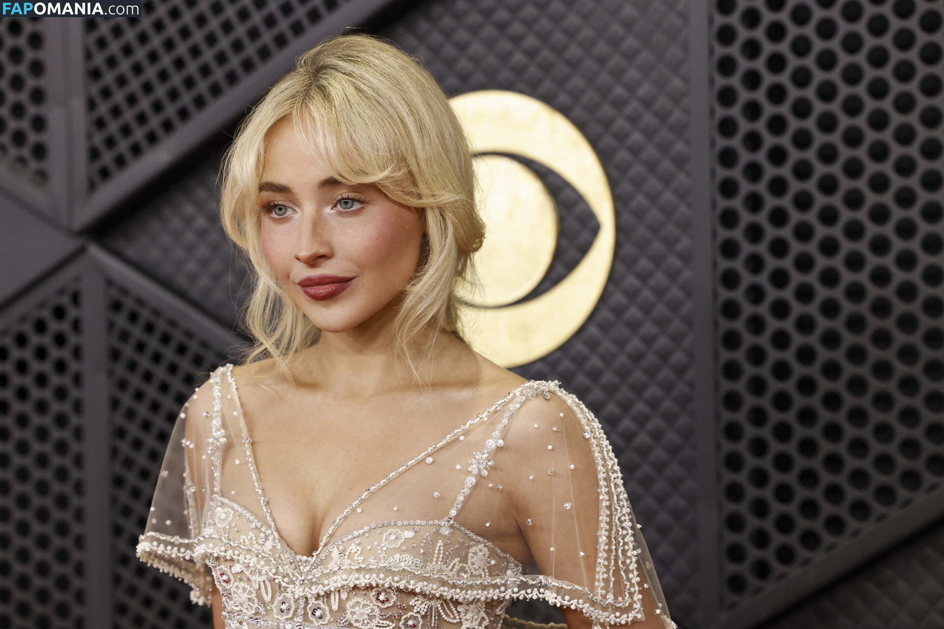 Sabrina Carpenter / https: / sabrinacarpenter Nahý OnlyFans  Uniklá fotka #2563