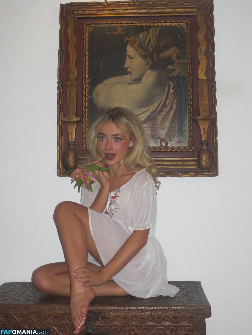 Sabrina Carpenter / https: / sabrinacarpenter Nahý OnlyFans  Uniklá fotka #2605