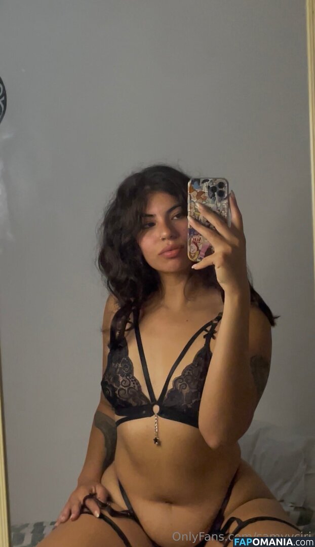 samhy.venn / samyyciri Nahý OnlyFans  Uniklá fotka #2