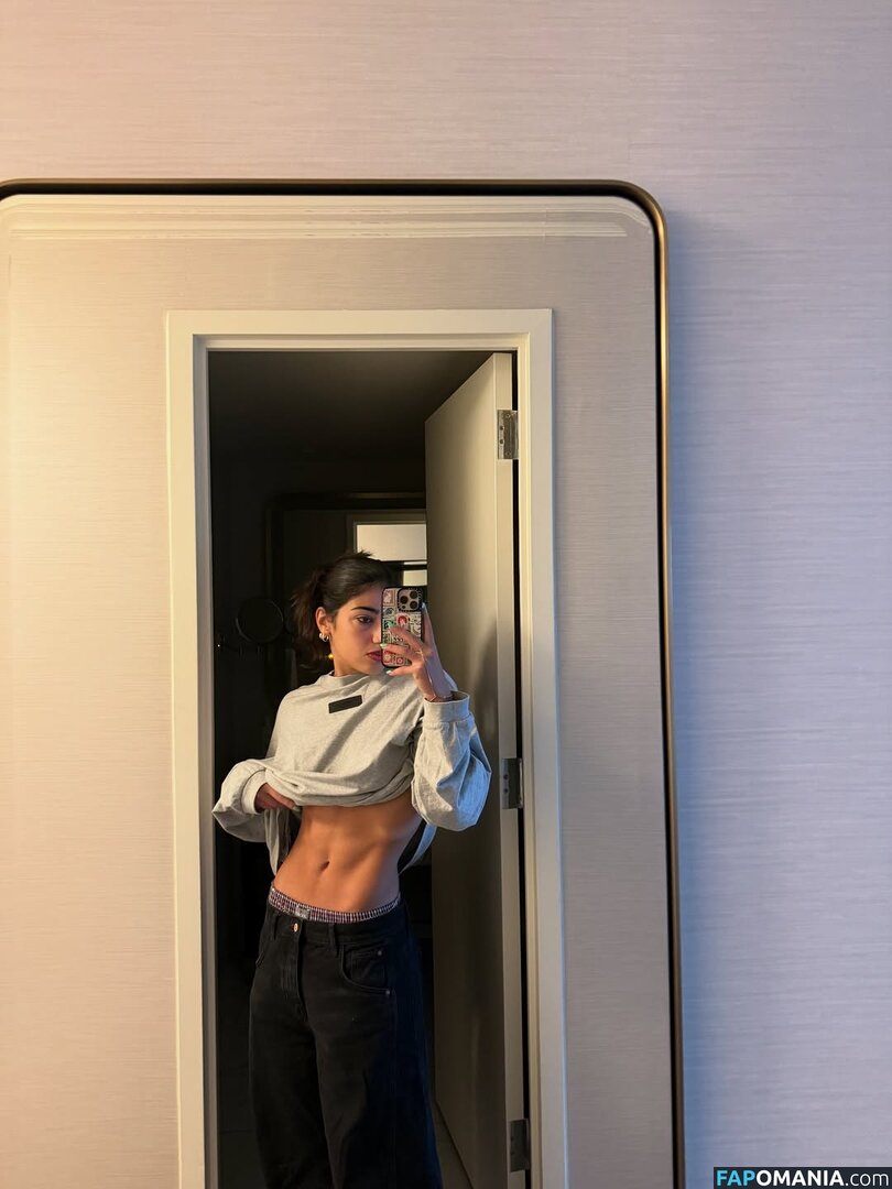 Sara Saffari / sarasaffari__ Nahý OnlyFans  Uniklá fotka #389