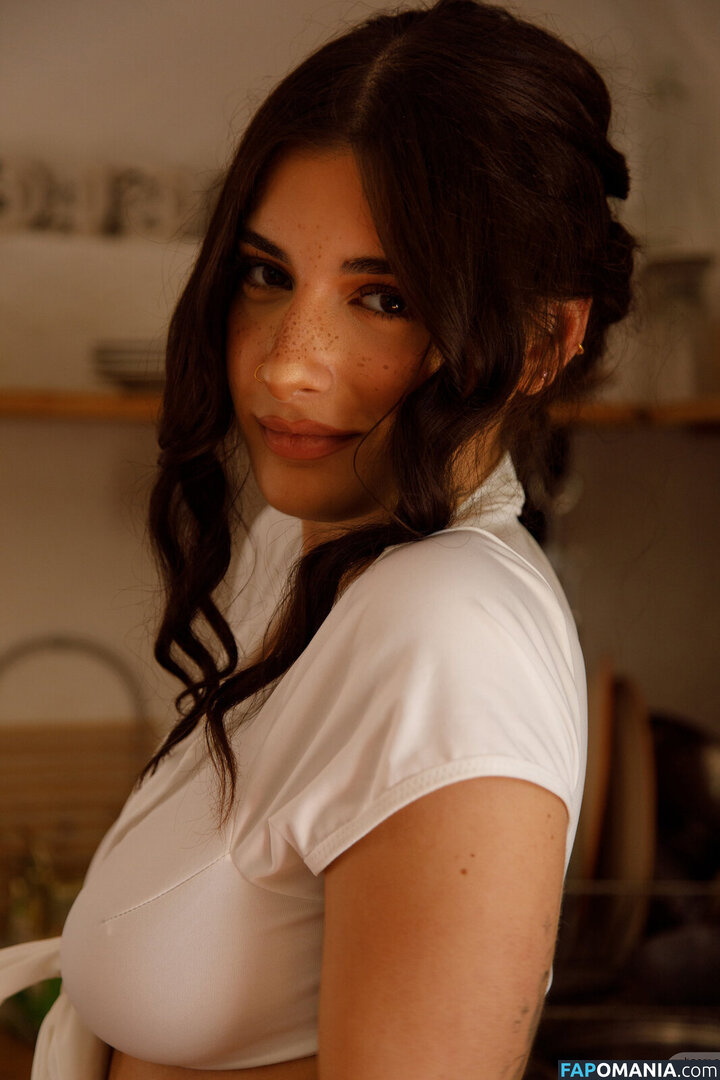 Sary Gimalda Nahý OnlyFans  Uniklá fotka #12