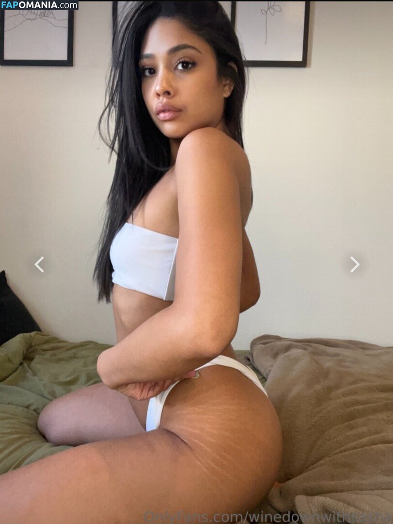 Sasha The Sommelier / _sashafrancesca / winedownwithsasha Nahý OnlyFans  Uniklá fotka #1