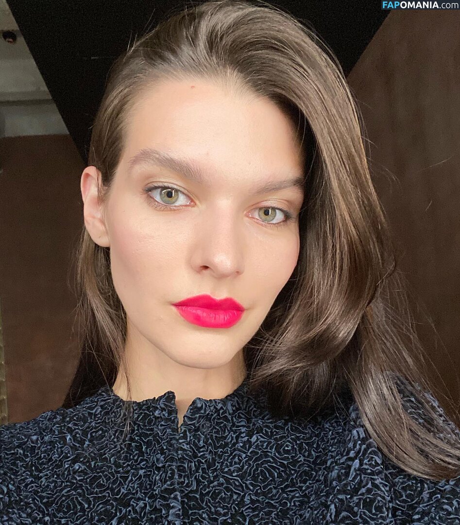 Sasha Zotova / shuzolotova Nahý OnlyFans  Uniklá fotka #14