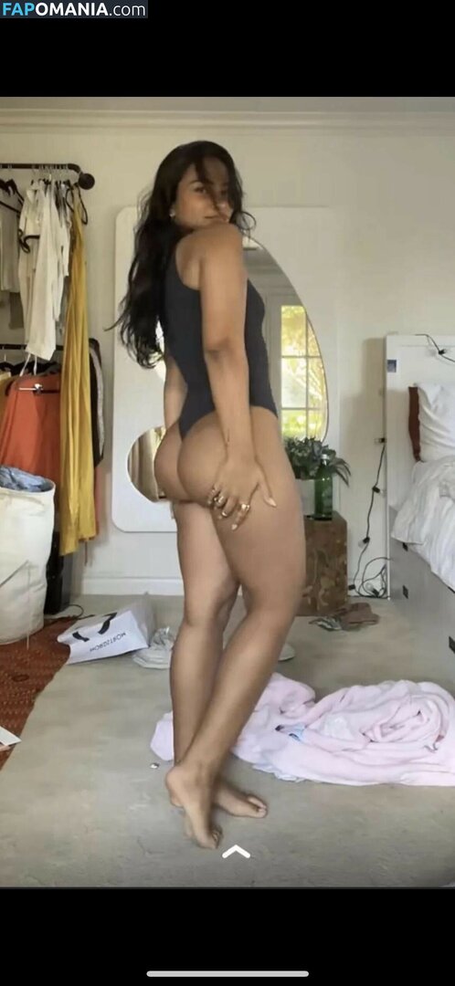 Sienna Mae Gomez / sienna_mae / siennamaegomez Nahý OnlyFans  Uniklá fotka #1