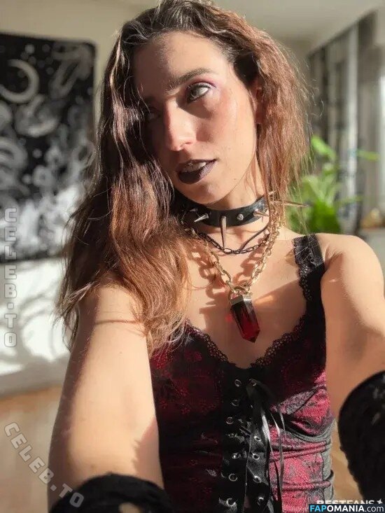 Skarlya / darkelements_byskarlya Nahý OnlyFans  Uniklá fotka #1