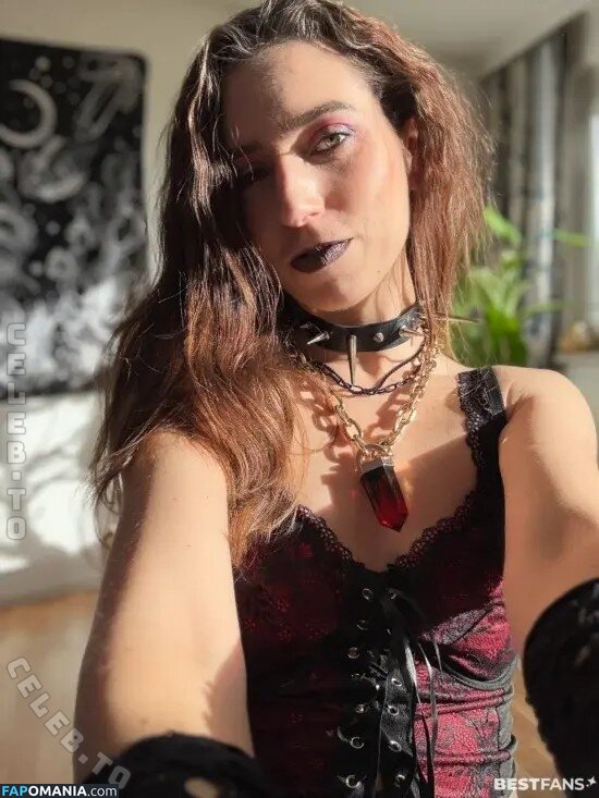 Skarlya / darkelements_byskarlya Nahý OnlyFans  Uniklá fotka #2