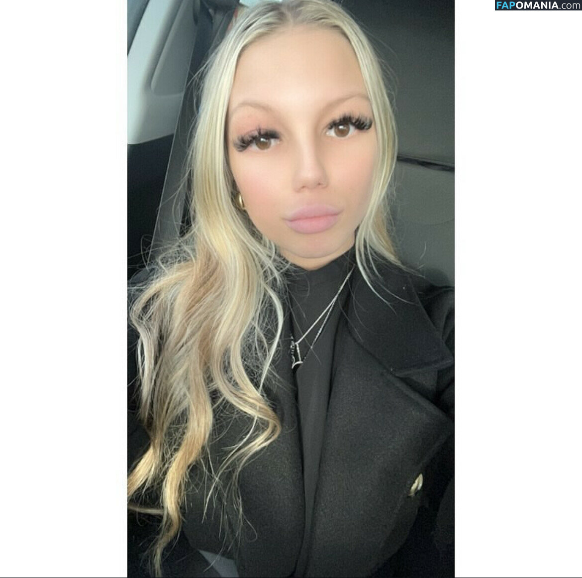 Skye Goddard / Skye Lily Mae Goddard / miafox1x Nahý OnlyFans  Uniklá fotka #7