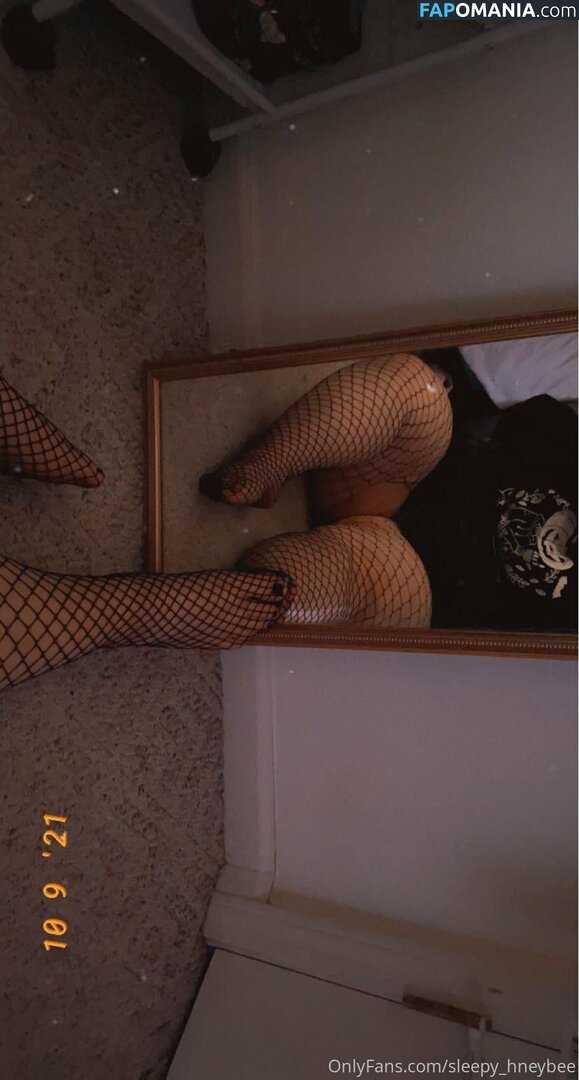 hney.bees / sleepy_hneybee Nahý OnlyFans  Uniklá fotka #8