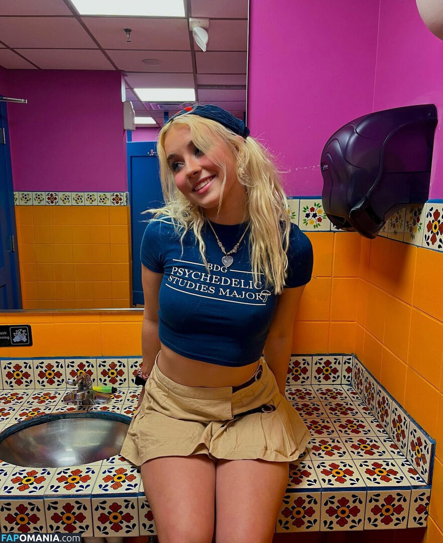 Snoop.doggy / beccacontrer-ass / helenbradshaww Nahý OnlyFans  Uniklá fotka #4