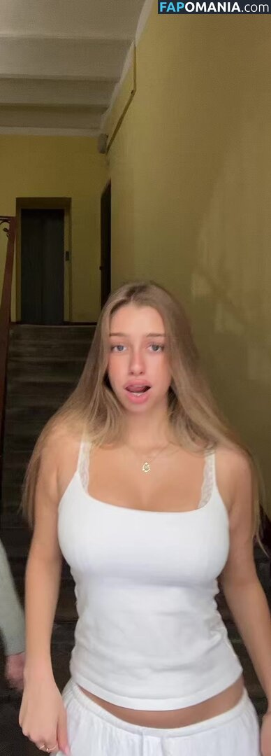 https: / sofyaplotnikova / xsofya_x Nahý OnlyFans  Uniklá fotka #10
