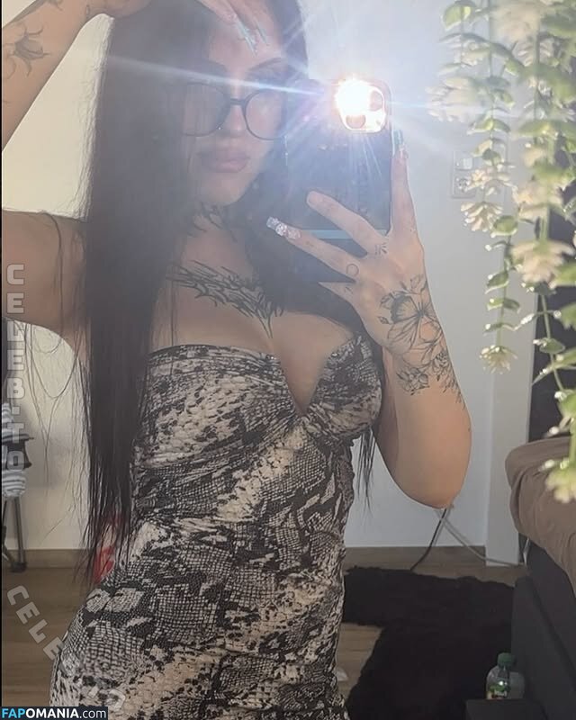 6.sophie.8 / sooophie_666 / your.local.hoe_68 Nahý OnlyFans  Uniklá fotka #1