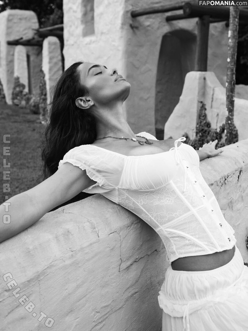 Sophia Chugranis / sophia.chugranis / sophiachugranis Nahý OnlyFans  Uniklá fotka #27