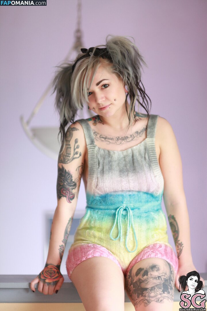 Spaceinvayda / https: / spaceinvayda_sg Nahý OnlyFans  Uniklá fotka #1