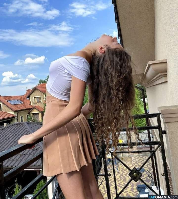 Derwald / Stefania Deriabina / st.efania4105 / xostefania Nahý OnlyFans  Uniklá fotka #17
