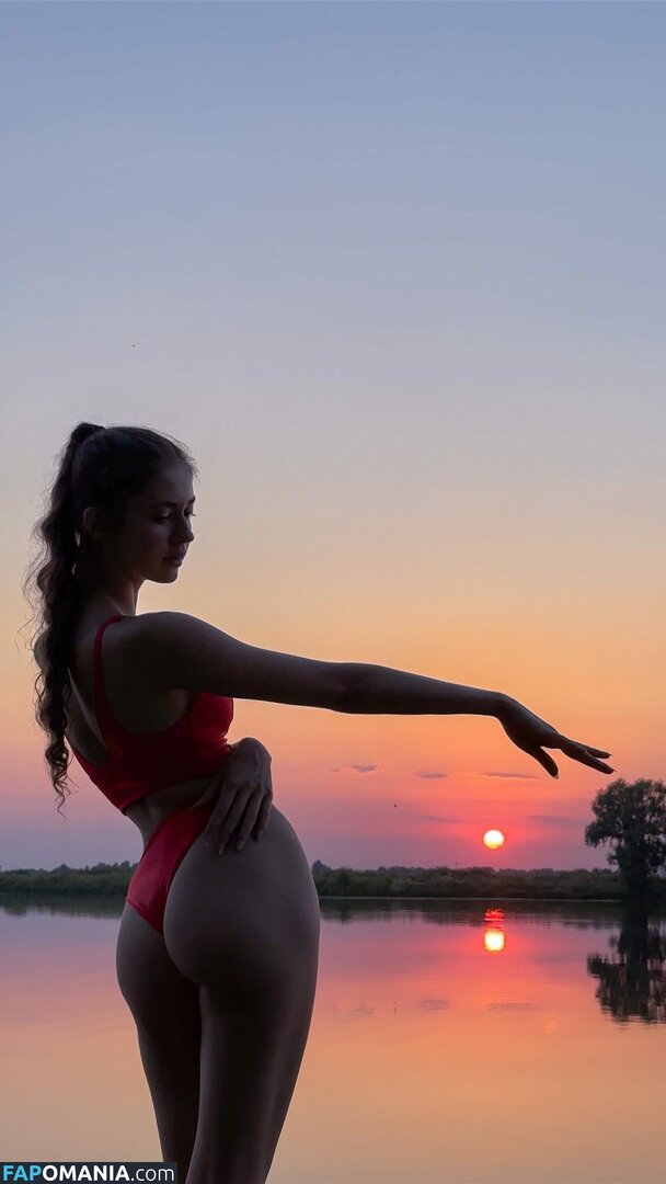 Derwald / Stefania Deriabina / st.efania4105 / xostefania Nahý OnlyFans  Uniklá fotka #162