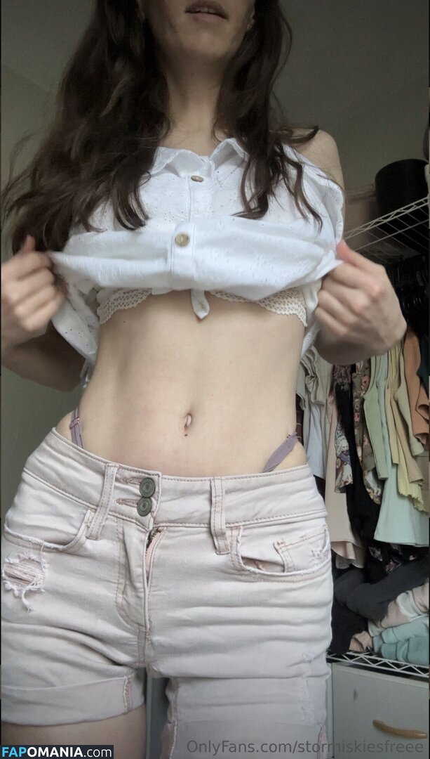 StormieSkies / stormiskiesfreee Nahý OnlyFans  Uniklá fotka #7