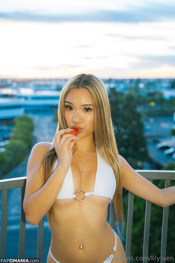 Lily Luen / Strawbunnyloop / lily.luen Nahý OnlyFans  Uniklá fotka #6