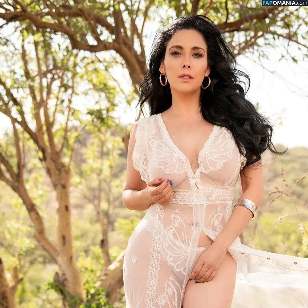 Sugey Abrego / https: / sugeyabrego / sugeyabregotv Nahý OnlyFans  Uniklá fotka #38