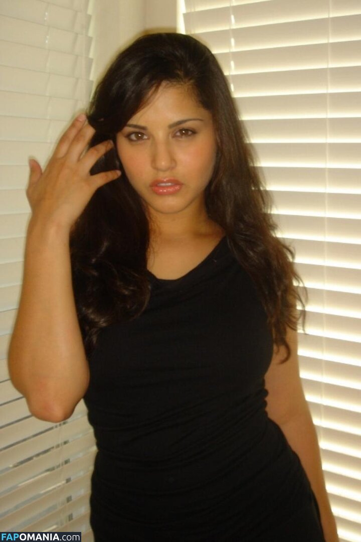 Sunny Leone / https: / sunnyleone Nahý OnlyFans  Uniklá fotka #8