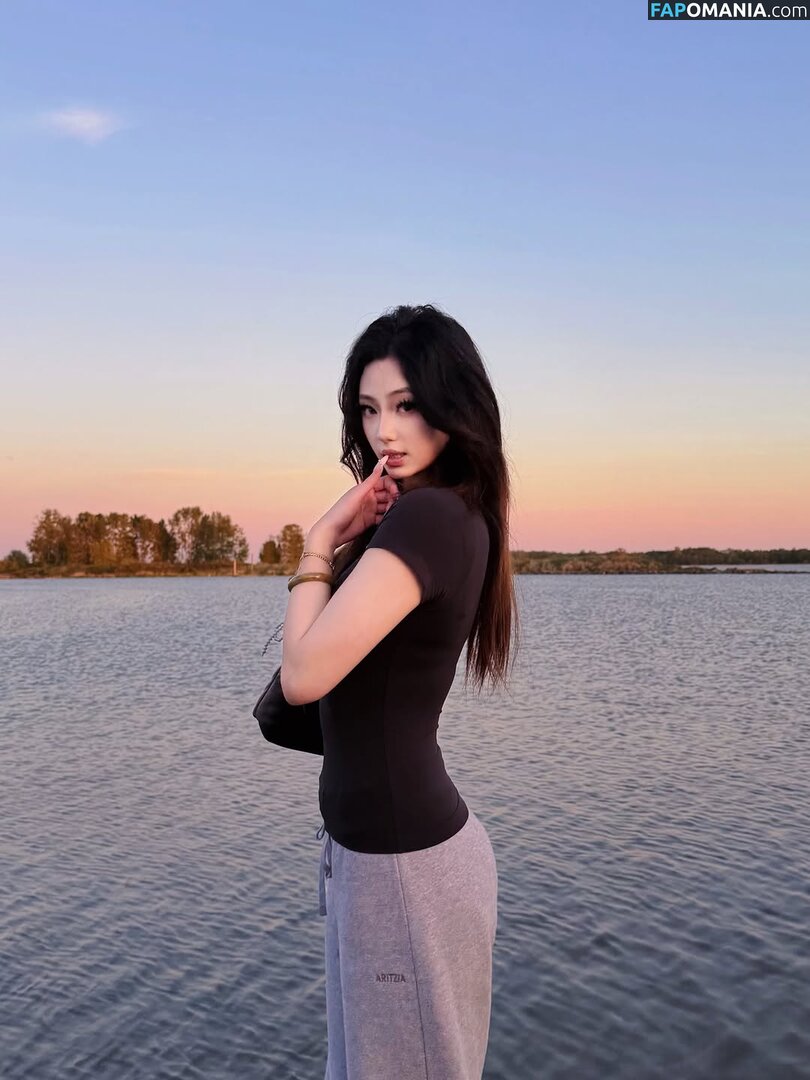 Susansunn / https: / susan_sun17 Nahý OnlyFans  Uniklá fotka #9