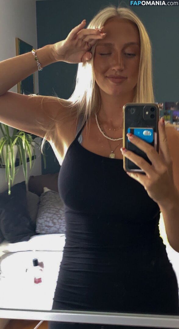 Swedish Girls / alexandratsolakidis / beautifulgirlsofsweden Nahý OnlyFans  Uniklá fotka #3