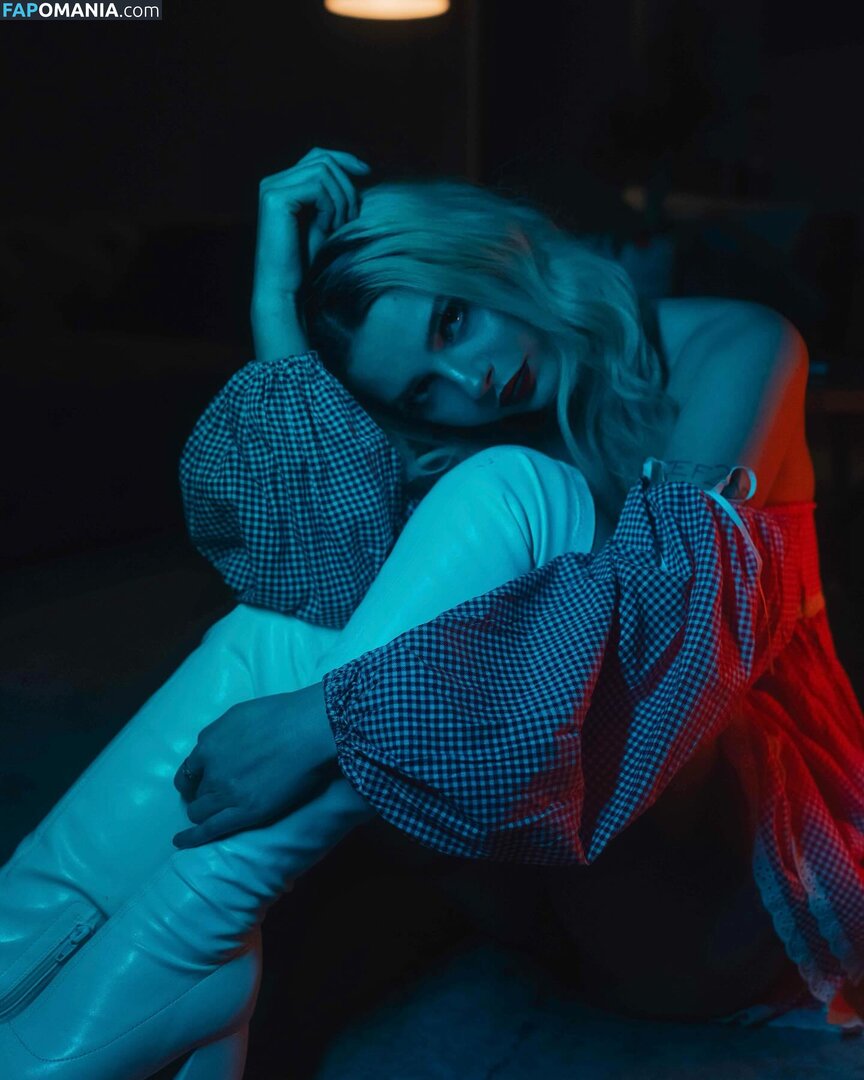 Sweetdistortion / sasha_simple Nahý OnlyFans  Uniklá fotka #2