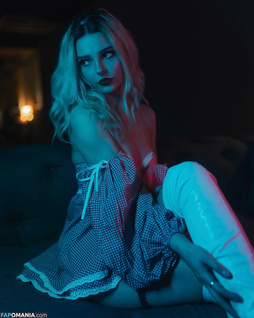 Sweetdistortion / sasha_simple Nahý OnlyFans  Uniklá fotka #10