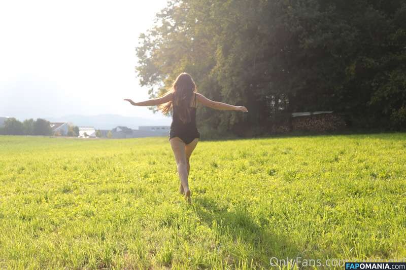 Swiss-Girl / https: / swiss-girl-vip / swissgirlvanessa Nahý OnlyFans  Uniklá fotka #15