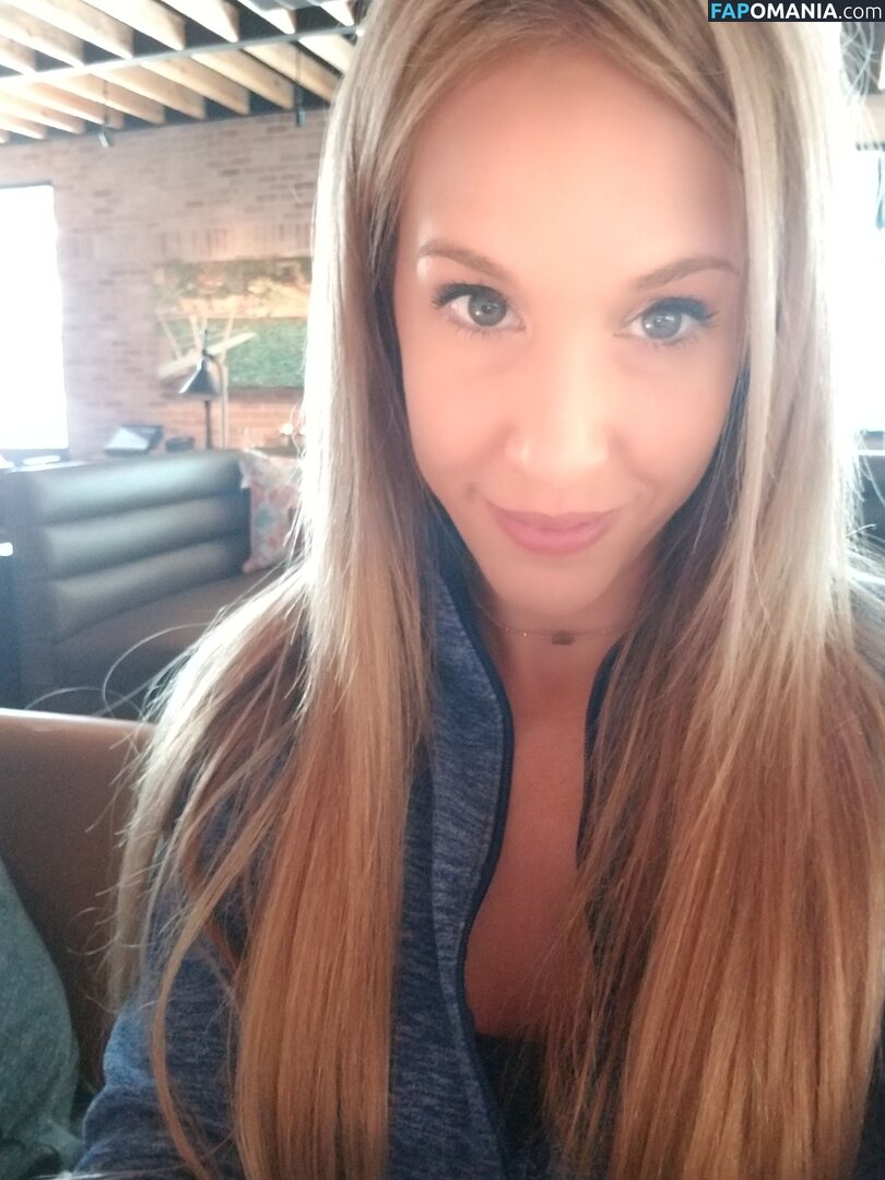 t_rae_c Nahý OnlyFans  Uniklá fotka #1