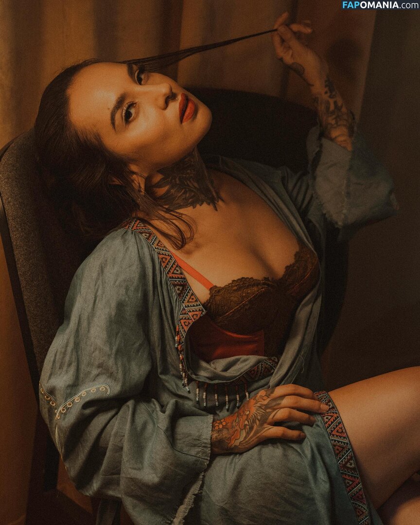 Tatiana Shmaylyuk / sweetsynner / tati_booyakah Nahý OnlyFans  Uniklá fotka #2
