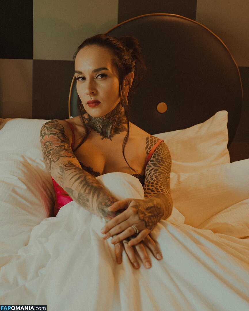 Tatiana Shmaylyuk / sweetsynner / tati_booyakah Nahý OnlyFans  Uniklá fotka #4