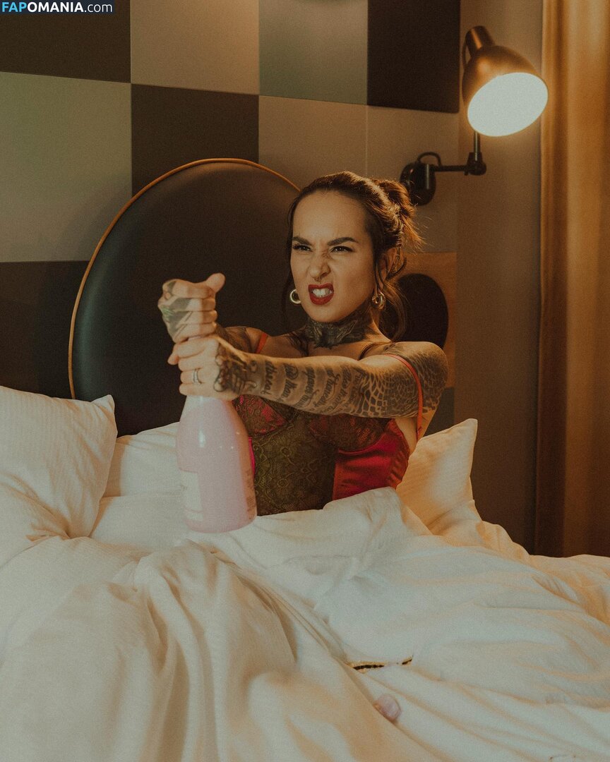 Tatiana Shmaylyuk / sweetsynner / tati_booyakah Nahý OnlyFans  Uniklá fotka #7