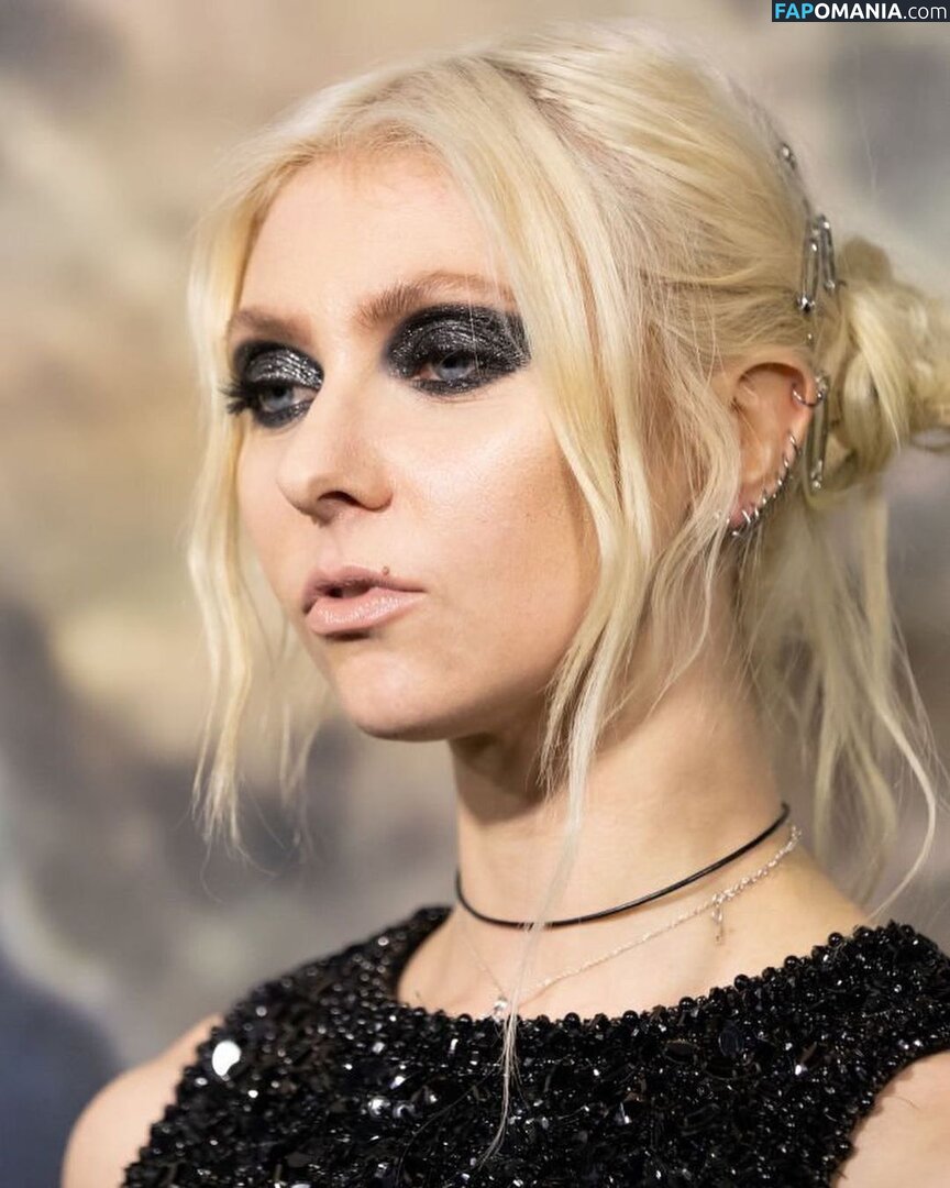 Taylor Momsen / aryelsoul / taylormomsen Nahý OnlyFans  Uniklá fotka #707