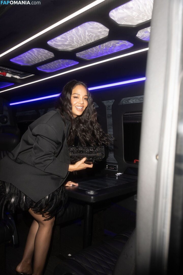 Tessa Thompson / tessamaethompson / tessathompsonx Nahý OnlyFans  Uniklá fotka #6