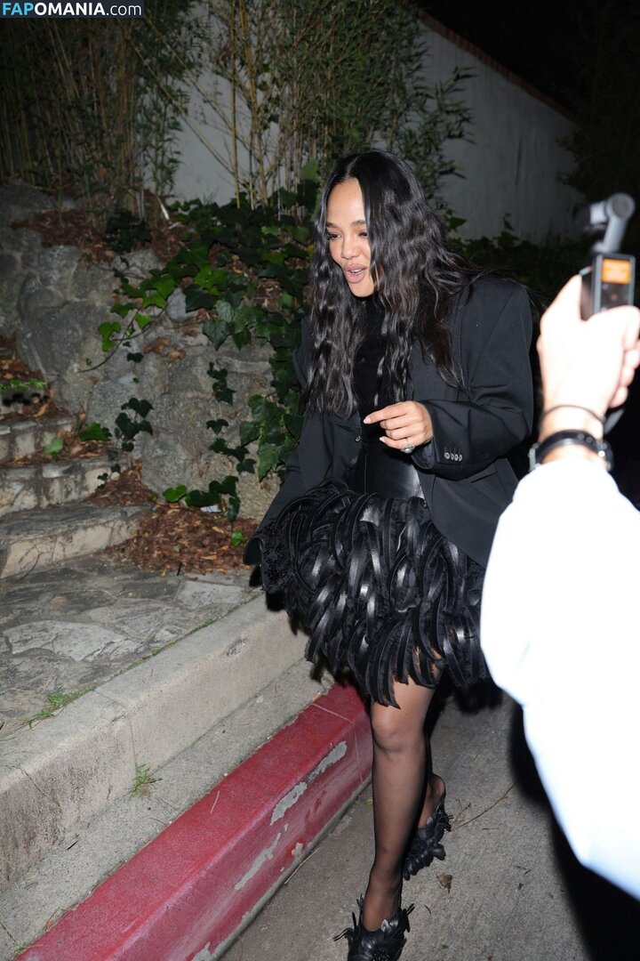 Tessa Thompson / tessamaethompson / tessathompsonx Nahý OnlyFans  Uniklá fotka #7